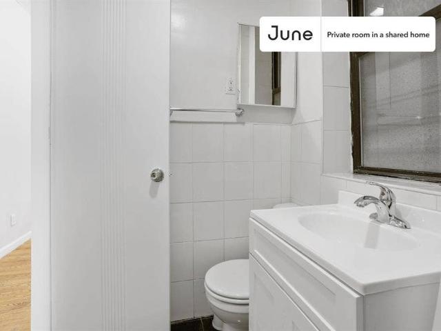 Room for rent in Arverne, New York
