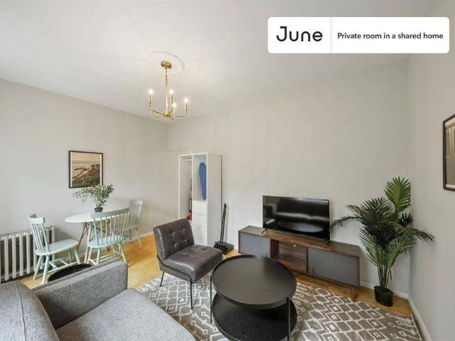 Room for rent in Arverne, New York