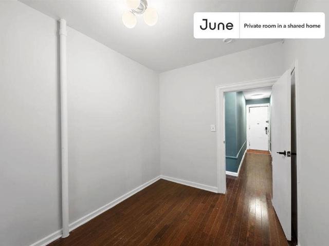 Room for rent in Arverne, New York