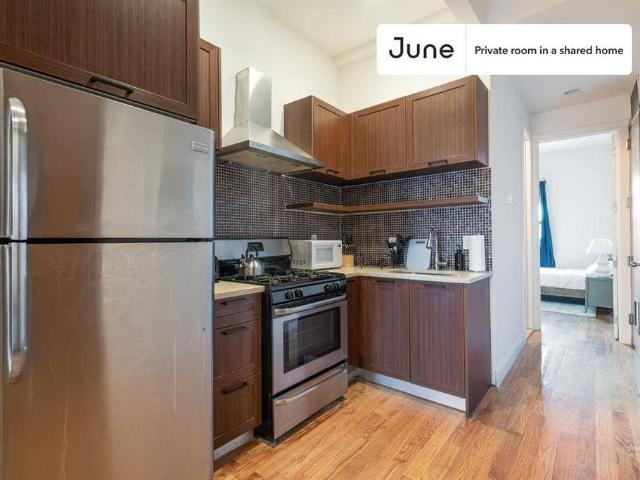 Room for rent in Arverne, New York