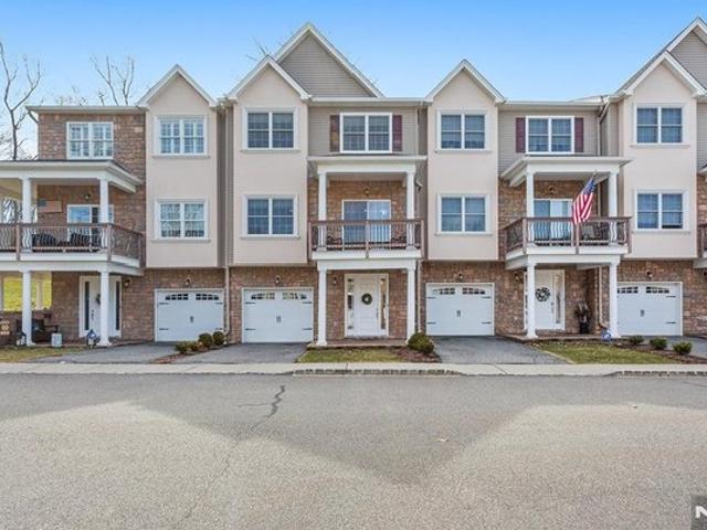 Townhouse for sale in Butler, New Jersey