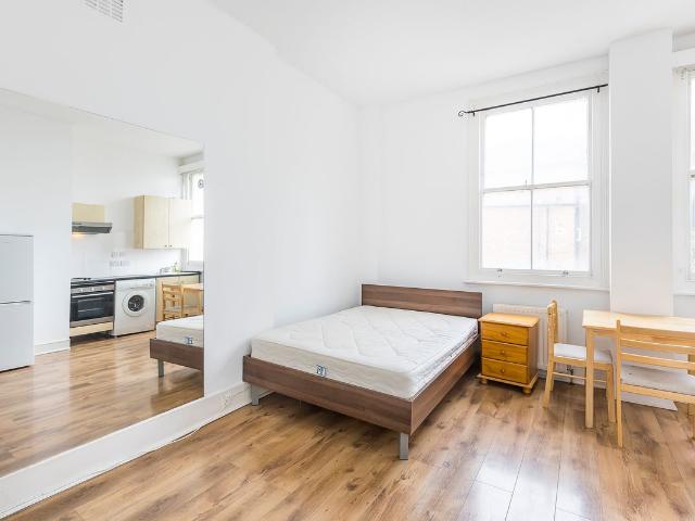 Studio for rent in South Hampstead, Greater London