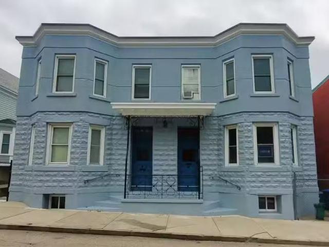 Apartment for rent in Newport Apartment for rent in Newport