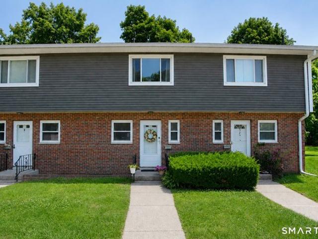 Townhouse for sale in Bloomfield, Connecticut