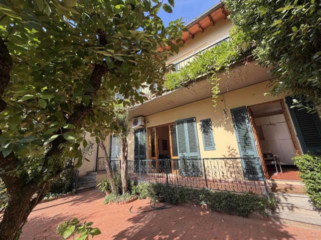 Casa in vendita a Due Strade, Firenze