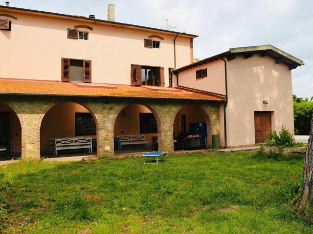 Casa in vendita a Cecina, Toscana
