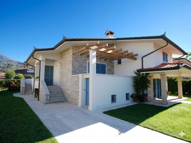 Casa in vendita a Caravello, Camaiore