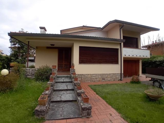 Casa in vendita a Tonfano, Toscana