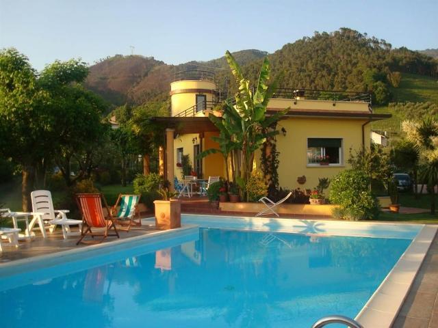 Casa in vendita a Turano, Marina Di Massa