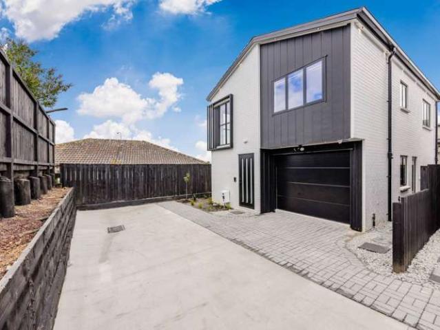 Townhouse for sale in East Tamaki