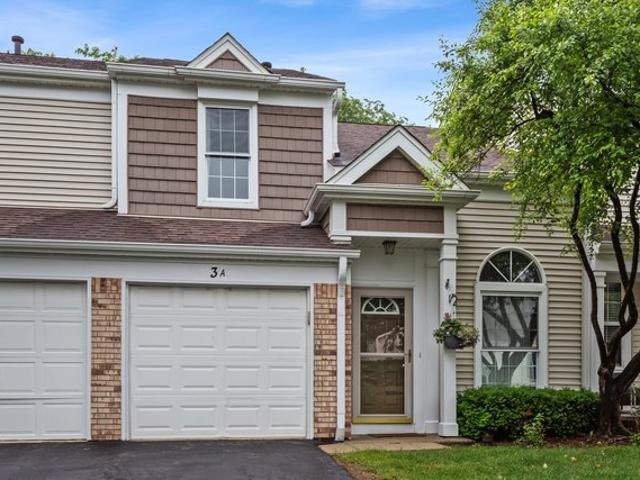Townhouse for sale in Streamwood, Illinois