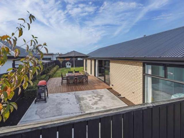 House for sale in Charing Cross, Canterbury