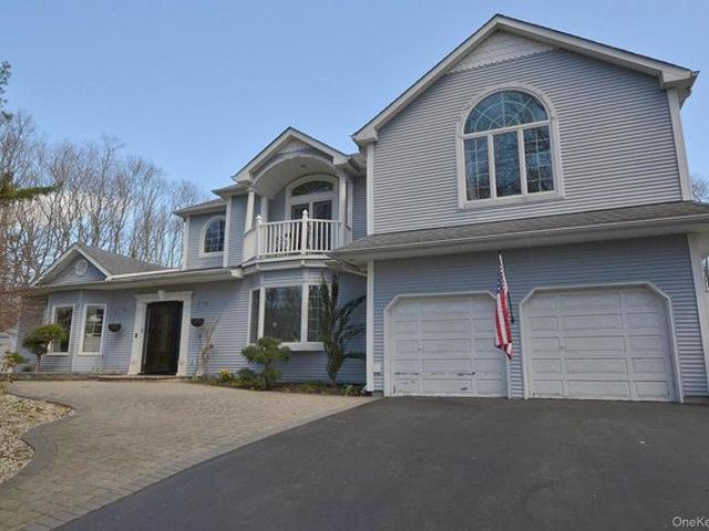 House for sale in Centereach, New York