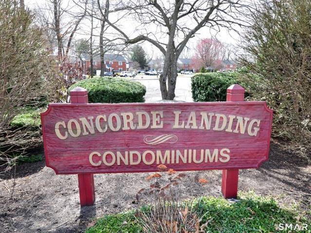 Townhouse for sale in Windsor Locks, Connecticut