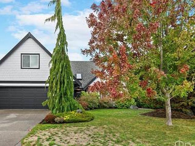 House for sale in Parksville