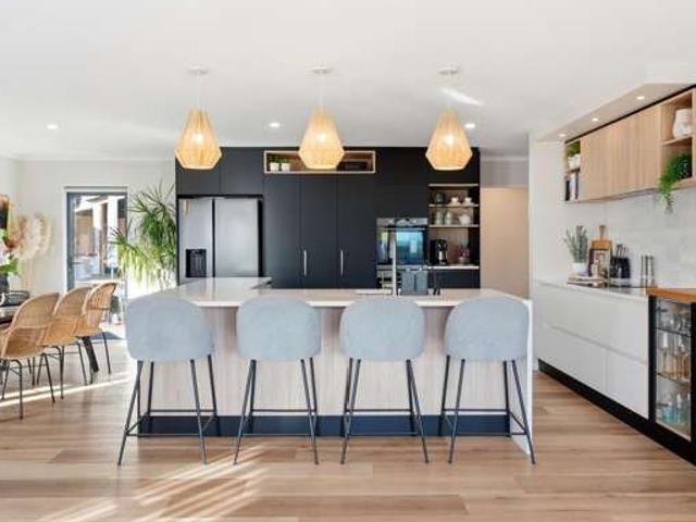 House for sale in Chaslands, Canterbury