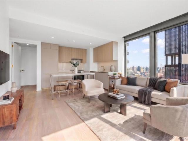 Townhouse for sale in Queens, Arverne