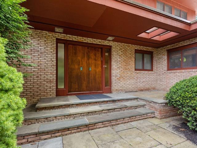 House for sale in Jamesville, New York