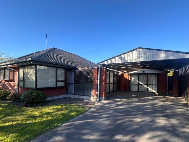 House for rent in Chaslands, Canterbury