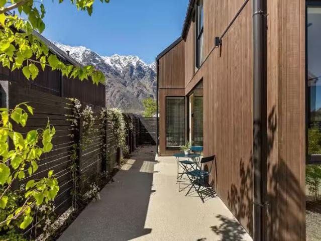 House for sale in Otakou