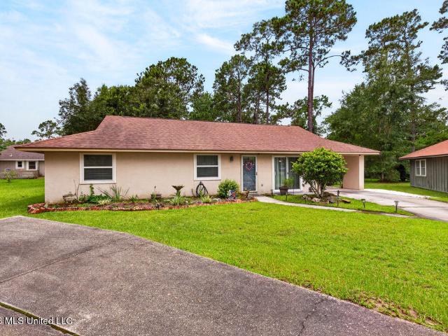 House for sale in Diamondhead, Mississippi