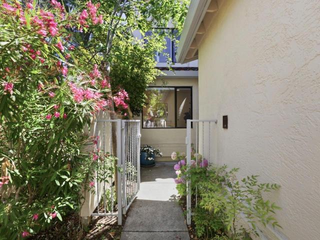 Townhouse for sale in San Mateo, California