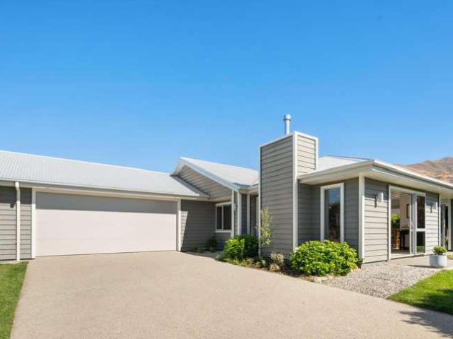 House for sale in Otakou