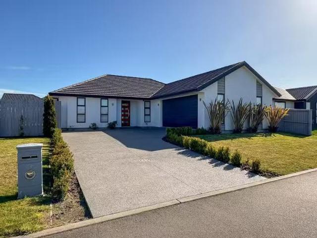 House for rent in Chaslands, Canterbury