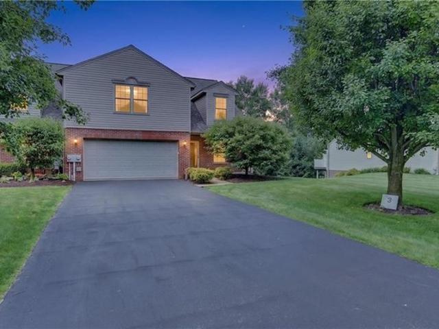 Townhouse for sale in Washington, Pennsylvania