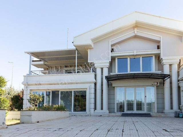 Gölbaşi, İncek Mahallesi içerisinde kiralık Villa