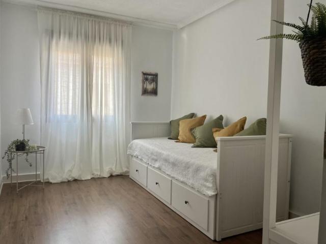 Apartamento en alquiler en Oviedo, Pumarín