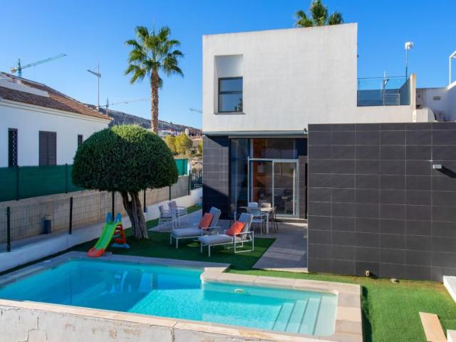 Casa en alquiler en Algorfa