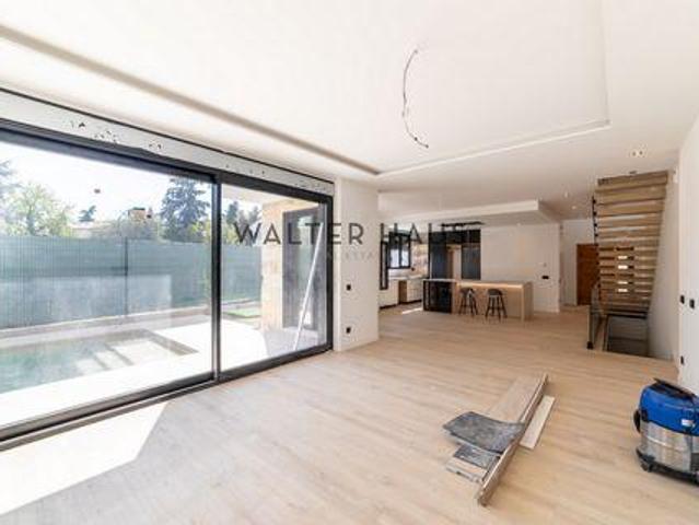 Casa en venta en El Bosque, Madrid