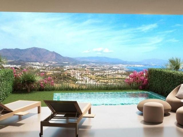 Casa en venta en Castillo de la Duquesa, Costa del Sol Occidental