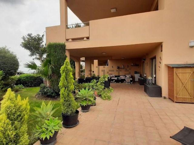 Apartamento en venta en Estepona, Playa Bella