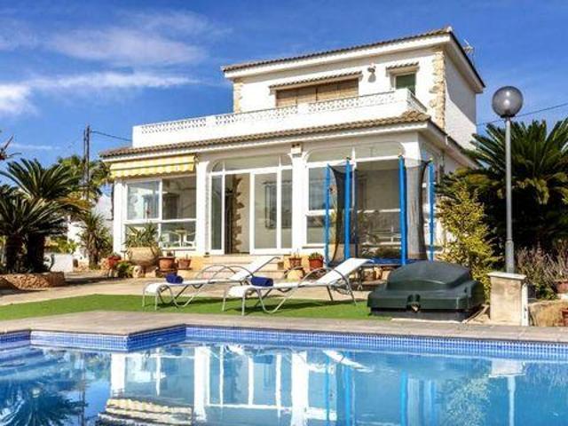 Chalet en alquiler en Centro, l'Alacantí