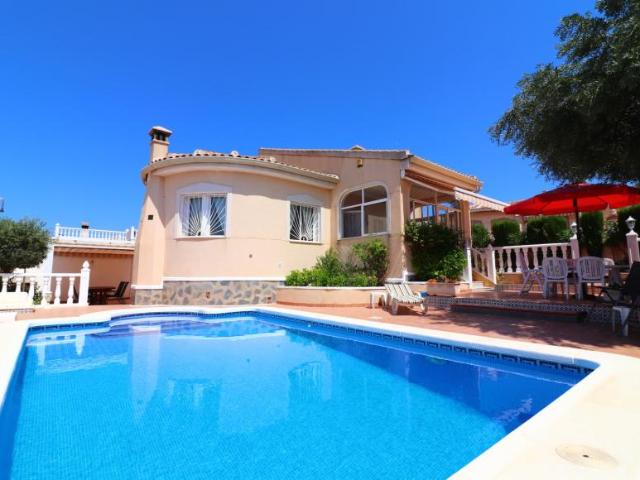 Villa en venta en Benimarfull