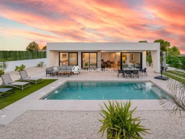 Chalet en venta en Urbanización Coto Riñales, Noroeste