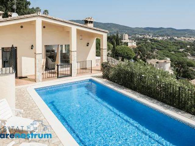 Villa en alquiler en Calonge