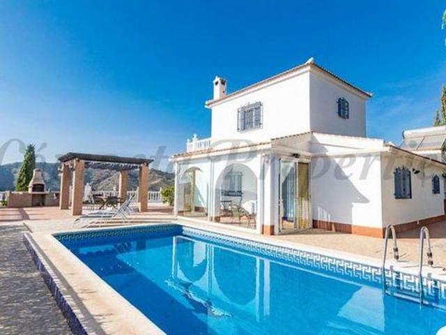 Villa en alquiler en Cómpeta