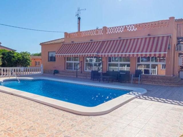 Chalet en venta en Rafal, Valencia
