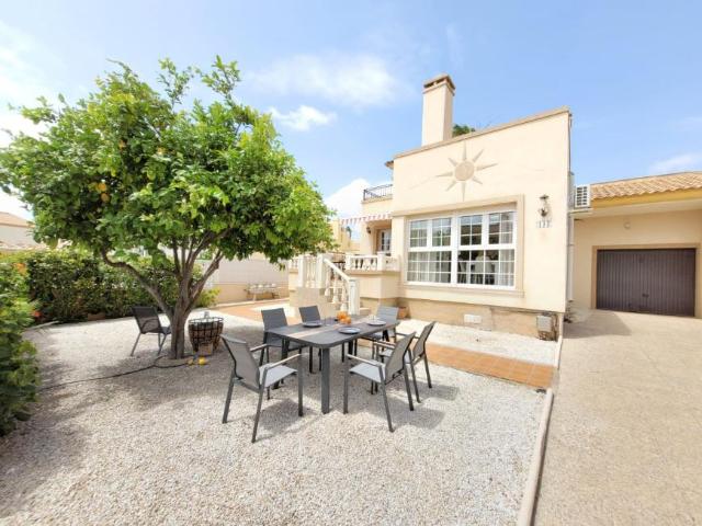 Chalet en alquiler en Urbanización Horizonte, Orihuela