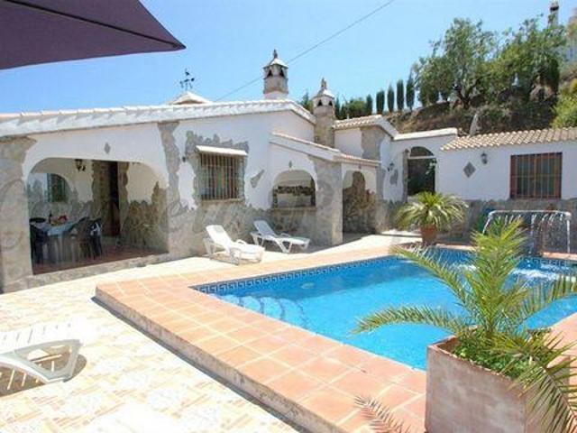 Villa en alquiler en Sayalonga