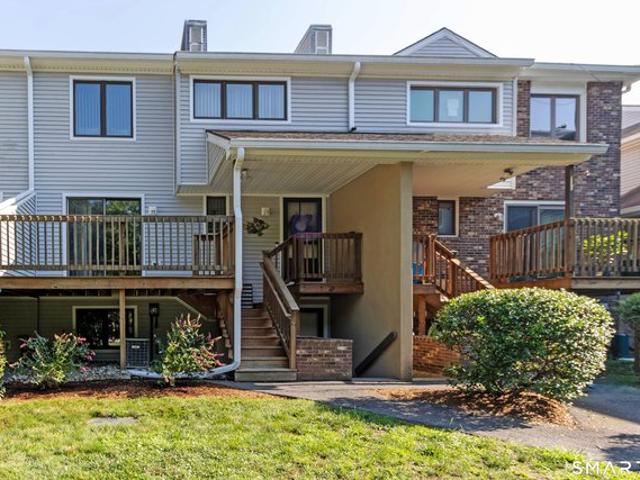 Townhouse for rent in Glastonbury, Connecticut