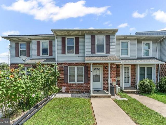 Townhouse for sale in Newark