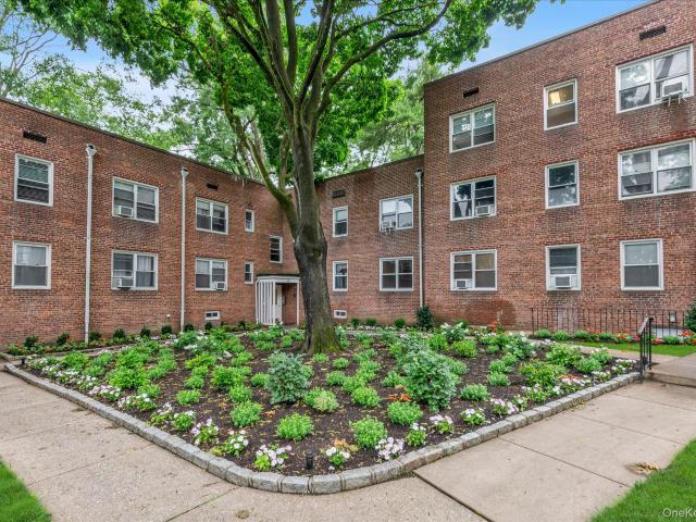 Property for sale in Roslyn Gardens, Village of Roslyn