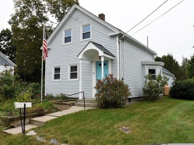 House for sale in North Oxford, Massachusetts