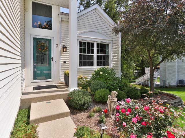 House for sale in Mchenry, Illinois