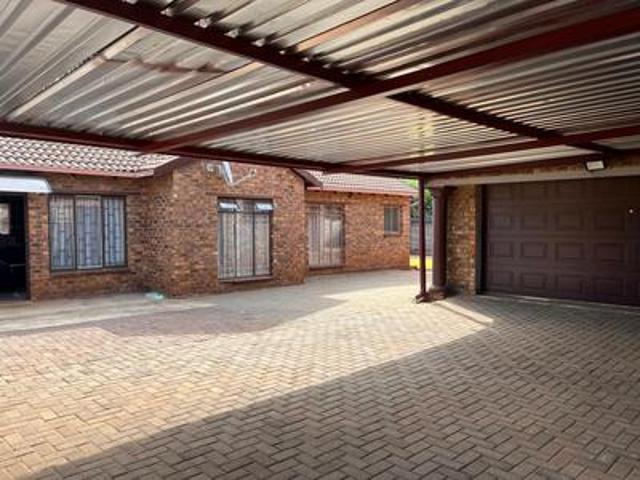 House for sale in Akasia, Gauteng