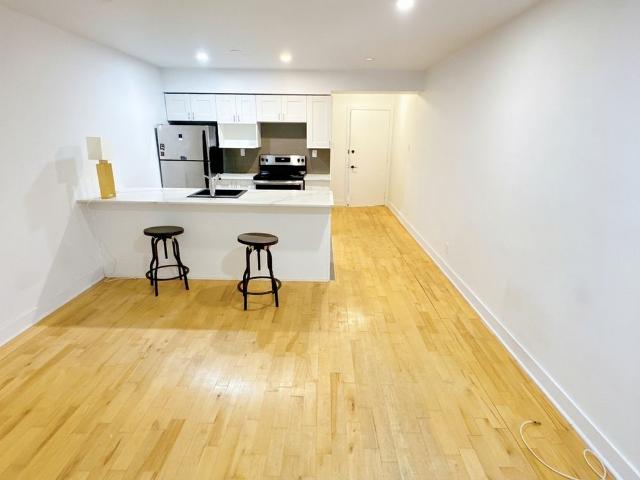Apartment for rent in St. Leonard's, Quebec